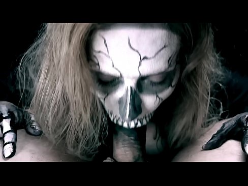 ❤️ Demonska djevojka siše kurac svojim crnim ustima i guta spermu. ️ Ruski porno na bs.sexvideosex.top